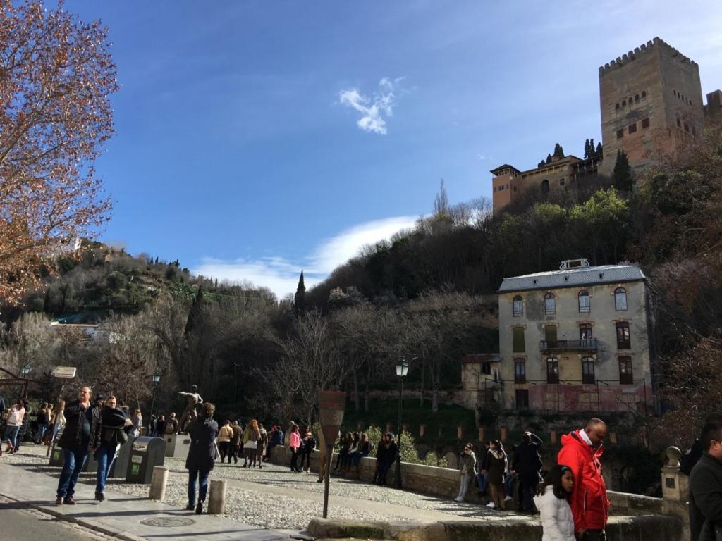 Un Vergel Al Pie De La Alhambra. Enjoy It Now!! Granada Exterior photo