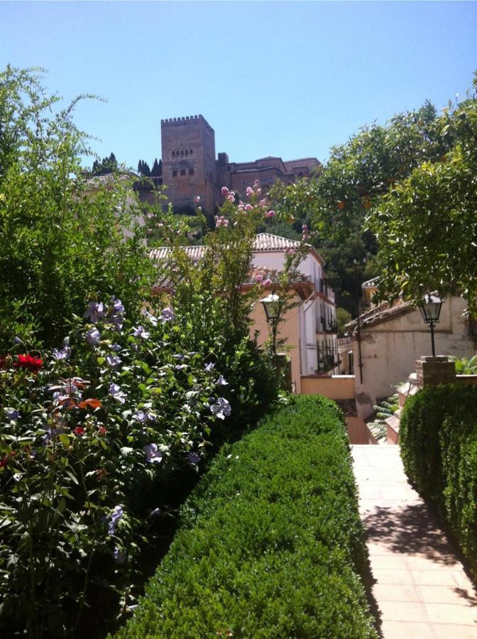 Un Vergel Al Pie De La Alhambra. Enjoy It Now!! Granada Exterior photo